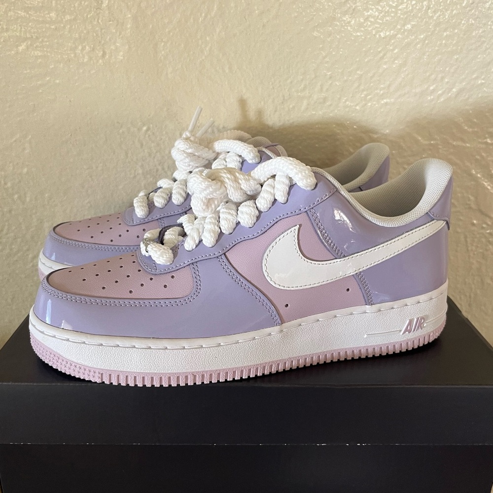 Nike Air Force 1 '07 LV8 in Hydrangeas and White - Picture 11 of 13